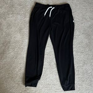 Vuori performance joggers (black)